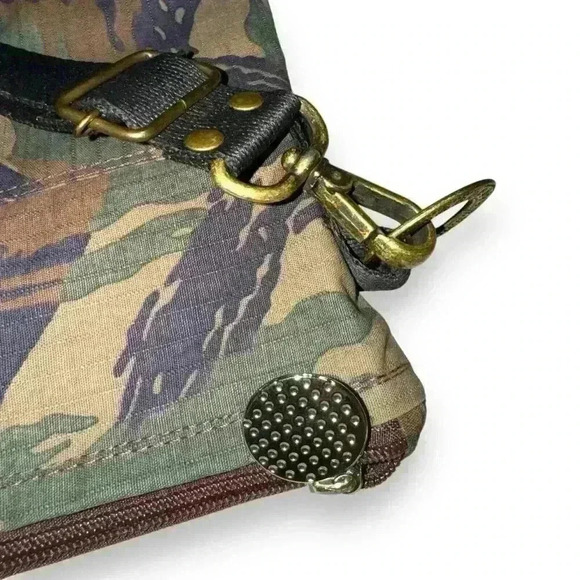 VTG Camouflage DC Comics Zip Cross Body Tote Bag Y2K Skater Streetwear Going Out - Picture 9 of 10